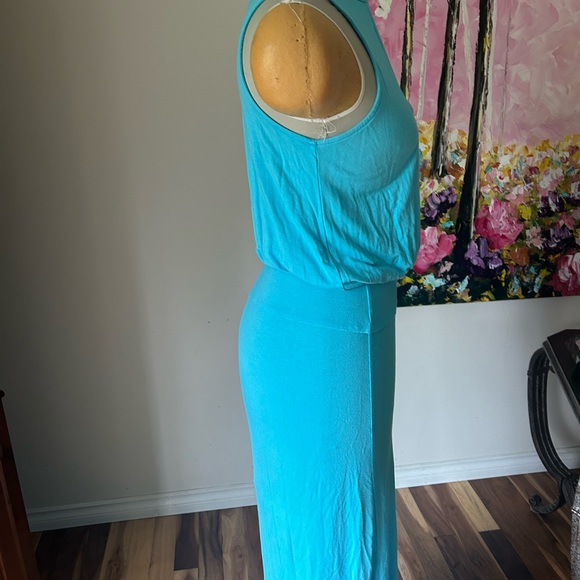 Stunning Aqua summer dress. Wear long or short. Side slit. NWT. Venus Sz M - Picture 3 of 7
